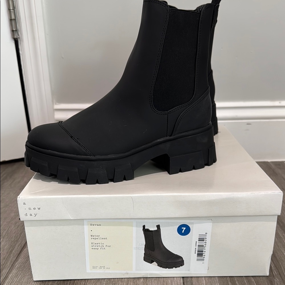 A New Day Black Ankle Boots with Chunky Heel